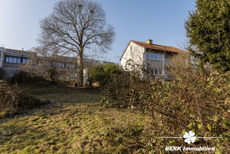BERK Immobilien – Leben mit Aussicht – Idyllisches Grundstück mit Weitblick über Weinberge und Burgkulisse - Grundstück (116035)