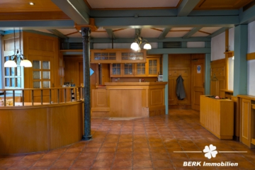 BERK Immobilien – Historisches Gebäude mit Gastgewerbe und Wohnung in Leidersbach - Gastraum (110580)