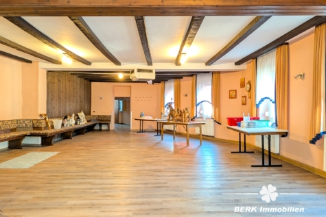 BERK Immobilien – Historisches Gebäude mit Gastgewerbe und Wohnung in Leidersbach - Veranstaltungsraum (116490)