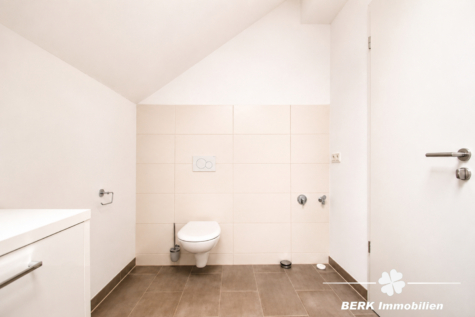 BERK Immobilien – Für Paare die das Besondere suchen - Gäste Badezimmer (124261)