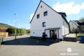 Ansicht - BERK Immobilien – Top gepflegtes ZFH mit gemütlichem Garten in schöner Lage von Laufach