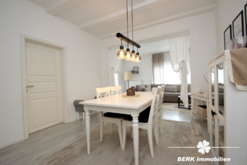 BERK Immobilien – Top gepflegtes ZFH mit gemütlichem Garten in schöner Lage von Laufach - EG- Essbereich (105842)