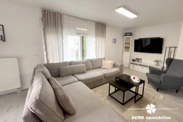 BERK Immobilien – Top gepflegtes ZFH mit gemütlichem Garten in schöner Lage von Laufach - EG -Wohnbereich (3) (105843)