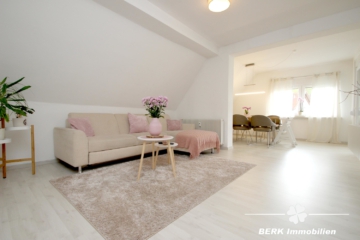 BERK Immobilien – Top gepflegtes ZFH mit gemütlichem Garten in schöner Lage von Laufach - DG- Wohnbereich (105848)