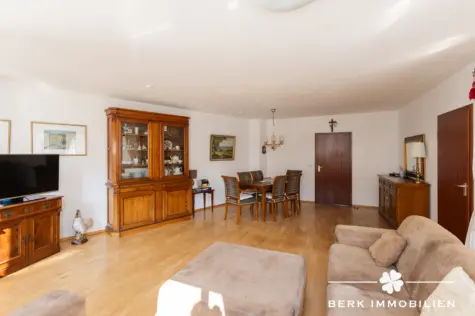 BERK Immobilien: Großzügig wohnen, flexibel gestalten – Einfamilienhaus auf Erbbaugrundstück - Titelbild (131010)