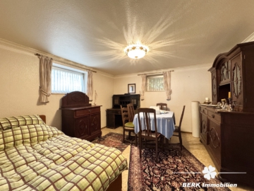 BERK Immobilien – Ein Ort zum Ankommen – Großzügiges Refugium mit Weitblick und Privatsphäre - Gästezimmer UG (104667)