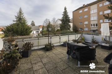 BERK Immobilien – gemütliche 3-Zimmer-Erdgeschosswohnung mit großer Terrasse, Balkon & Gartenzugang - große Terrasse mit Zugang zum Garten (111440)