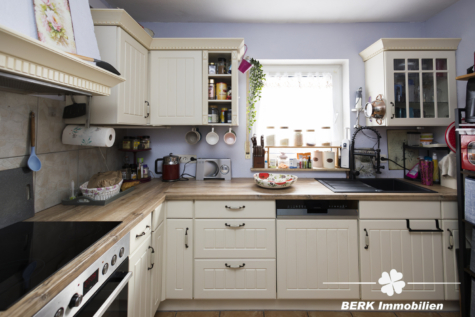 BERK Immobilien – gemütliche 3-Zimmer-Erdgeschosswohnung mit großer Terrasse, Balkon & Gartenzugang - Küche (116662)