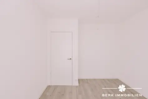 BERK Immobilien – 4-Zimmer-Neubau-Erdgeschosswohnung mit sonniger Terrasse in 1a Lage von Alzenau - Kinderzimmer II (130448)