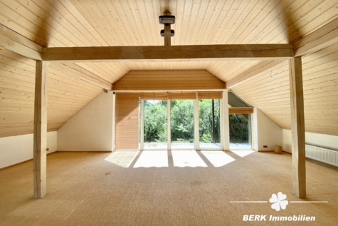 BERK Immobilien – Großzügiges Architektenhaus auf Traumgrundstück in gesuchter Wohnlage - Dachstudio OG (2) (124829)