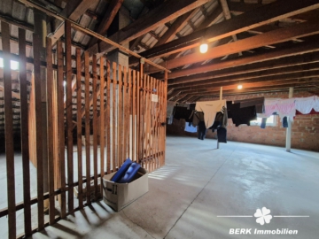 BERK Immobilien – gepflegte und gut geschnittene 4-Zimmer-ETW in zentraler Lage von Kleinostheim - Stauraum Dachboden (107120)