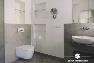 BERK Immobilien – charmante Stilaltbau-Villa mit 3,5 Einheiten in top Lage von HU, direkt an der Kinzig - Bad EG (106397)