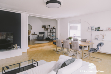 BERK Immobilien – charmante Stilaltbau-Villa mit 3,5 Einheiten in top Lage von HU, direkt an der Kinzig - Wohnbereich OG (106402)