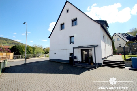 BERK Immobilien – Großzügiges Zweifamilienhaus mit viel Potenzial in Laufach - Ansicht (123399)