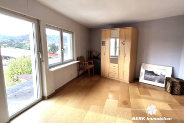 BERK Immobilien – Charmantes Einfamilienhaus direkt am Weinberg in sonniger Lage von Großheubach - 1.Schlafraum OG (107487)
