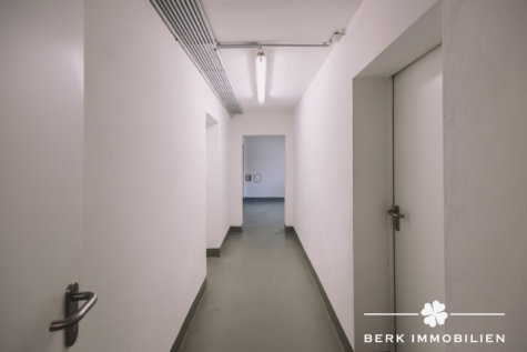 BERK Immobilien – hochwertig saniertes MFH in 1a Lage von Hösbach zur sicheren Kapitalanlage - Keller / Flur (127855)