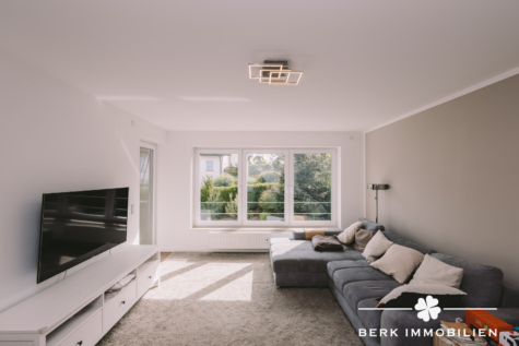 BERK Immobilien – hochwertig saniertes MFH in 1a Lage von Hösbach zur sicheren Kapitalanlage - Wohnzimmer OG (127830)