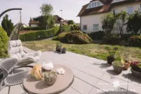 Terrasse EG links