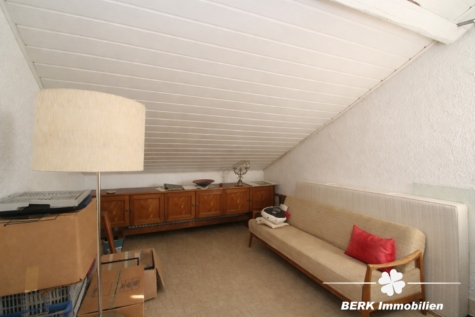 BERK Immobilien – Großzügiges Anwesen mit Zweifamilienhaus & zusätzlicher Bebauungsmöglichkeit - Kinderzimmer DG (117864)