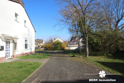 BERK Immobilien – Großzügiges Anwesen mit Zweifamilienhaus & zusätzlicher Bebauungsmöglichkeit - Hof (117869)