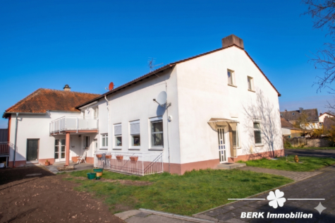 BERK Immobilien – Großzügiges Anwesen mit Zweifamilienhaus & zusätzlicher Bebauungsmöglichkeit - Außenansicht - KI optimiert (119467)