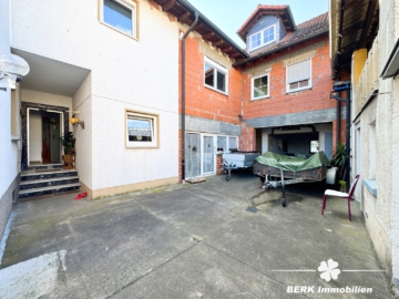 RESERVIERT BERK Immobilien – Großzügiges Zweifamilienhaus mit Garten, Hof und Doppelgarage - Innenhof (106566)