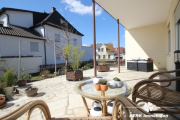 BERK Immobilien – Gepflegte 2-Zimmer-ETW mit großzügiger Terrasse, Garten und Garage in Stockstadt - Terrasse (107130)