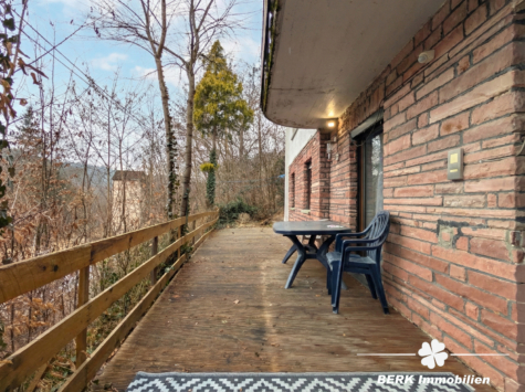 BERK Immobilien – Zweifamilienhaus mit attraktiver Rendite & Entwicklungspotenzial in Heigenbrücken - Terrasse (116113)