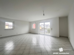 Wohnzimmer - BERK Immobilien – Etagenwohnung in Karlstein mit eigenem Kellerabteil und zwei Stellplätzen