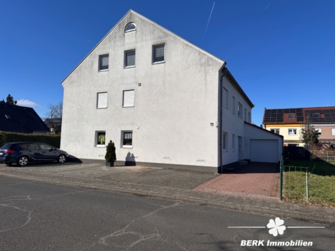 BERK Immobilien – Etagenwohnung in Karlstein mit eigenem Kellerabteil und zwei Stellplätzen - Stellplätze (118171)