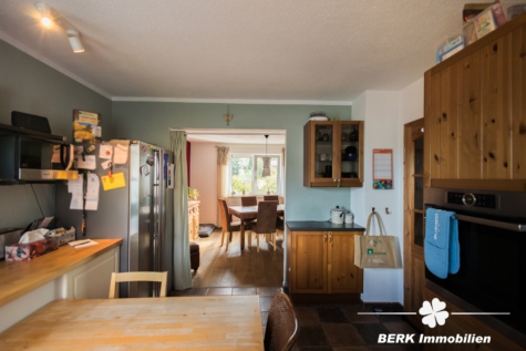 *VERKAUFT* BERK Immobilien – charmantes & liebevoll renoviertes EFH zentral in Johannesberg - Küche (115331)