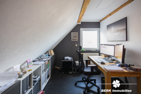 *VERKAUFT* BERK Immobilien – charmantes & liebevoll renoviertes EFH zentral in Johannesberg - Büro OG (115343)