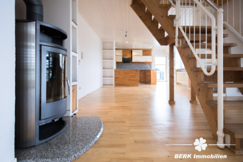 BERK IMMOBILIEN – Wohnkomfort auf zwei Ebenen: 5-Zimmer-Maisonettewohnung in Schaafheim-Radheim - Wohnbereich (119260)