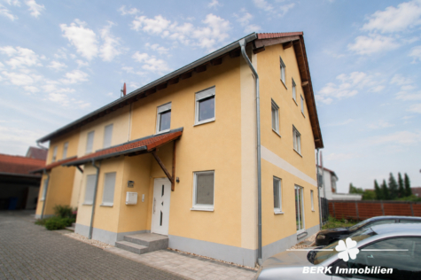 BERK Immobilien – Großzügiges REH mit sonniger Terrasse, Balkon und viel Platz für die ganze Familie - Hausansicht - KI optimiert (125287)