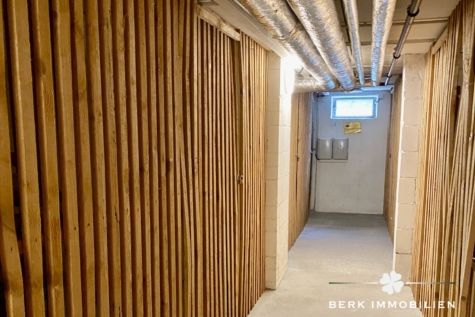 BERK Immobilien – Gepflegte Eigentumswohnung mit zwei Balkonen fußläufig zu Altstadt und Main in Seligenstadt - Keller (126025)