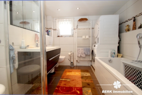 BERK Immobilien – Kompakt, charmant, einladend – Einfamilienhaus zum Wohlfühlen - Badezimmer (120060)