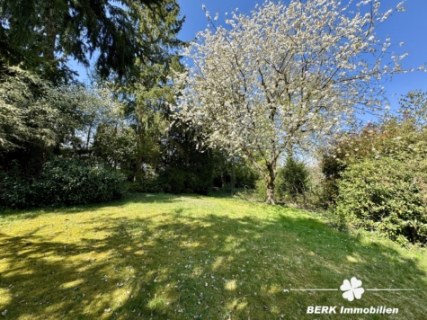BERK Immobilien – Privates Wohnidyll im Grünen – Stilvoll leben auf parkähnlichem Grundstück - Garten (118437)
