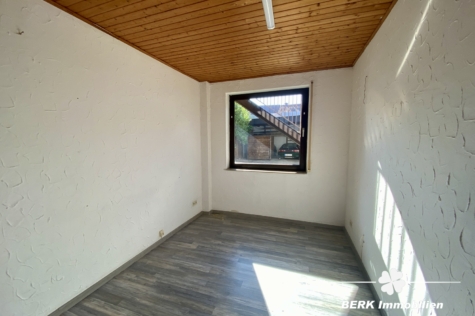 Renditestark, zentral & vielseitig: Großzügiges Wohn Gewerbe Objekt, 2 Häuser, 590m² Wohn/Nutzfl., 710m² Grund, Toplage - Büro II (124786)