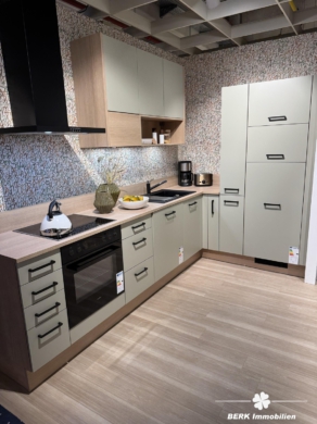 BERK IMMOBILIEN – Renovierte Wohnung in Mainnähe - Küche (112162)