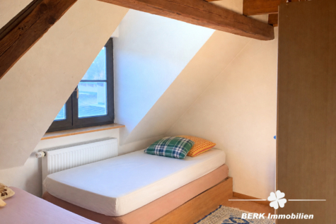 BERK Immobilien – Besonderes EFH mit großem Wintergarten und Garten in Eschau-Sommerau zu verkaufen - Kinderzimmer (123120)