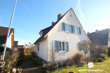 BERK Immobilien – Platz für mehr: Charmantes Haus mit zusätzlicher Bebauungsmöglichkeit - Hausansicht (110122)
