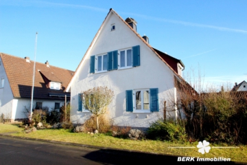 BERK Immobilien – Platz für mehr: Charmantes Haus mit zusätzlicher Bebauungsmöglichkeit - Titelbild (110107)