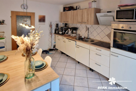 BERK Immobilien – Vermietetes Dreifamilienhaus als Kapitalanlage in Leidersbach - Küche EG (116128)