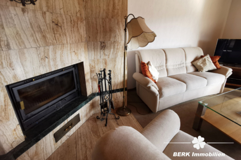 BERK Immobilien – Mehr als nur eine ETW in Laudenbach – Garten, Ausbaufläche, einzigartiger Ausblick - Kaminecke (118179)