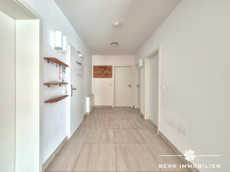 BERK Immobilien – 3-Zimmer-ETW in Kahl a. M. – modern, gut geschnitten & in toller Wohnlage - Flur (127028)