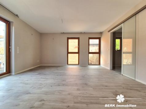 *VERKAUFT* BERK Immobilien – bezugsfertige & gemütliche Maisonette-Wohnung mit 3 Zimmern im Herzen von Obernau - Wohn-Essbereich (118264)