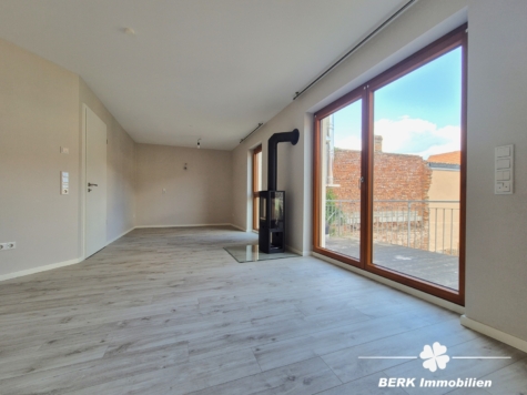 *VERKAUFT* BERK Immobilien – bezugsfertige & gemütliche Maisonette-Wohnung mit 3 Zimmern im Herzen von Obernau - Wohn-Essbereich (118265)
