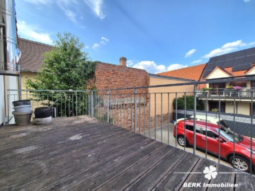 BERK Immobilien – bezugsfertige & gemütliche Maisonette-Wohnung mit 3 Zimmern im Herzen von Obernau - Balkon (107194)