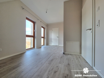 BERK Immobilien – bezugsfertige & gemütliche Maisonette-Wohnung mit 3 Zimmern im Herzen von Obernau - Schlafzimmer II DG (107201)