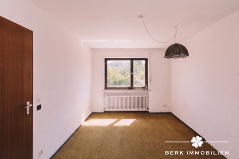 BERK Immobilien – Wohnen mit Weitblick und großem Garten in Grünmorsbach - Schlafen 3 GG (126785)